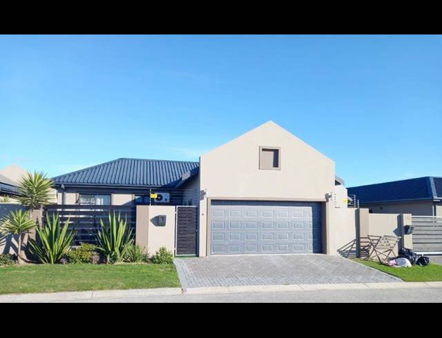 2 BEDROOM HOUSE RENTED IN PINELANDS